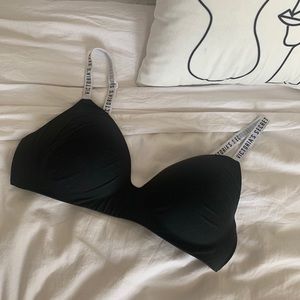 Victoria’s Secret ‘Wireless T-Shirt’ Bra